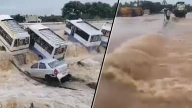 Heavy Rains in Tamil Nadu Due to Cyclone Fengal: Vehicles Stranded, Floods Disrupt Travel