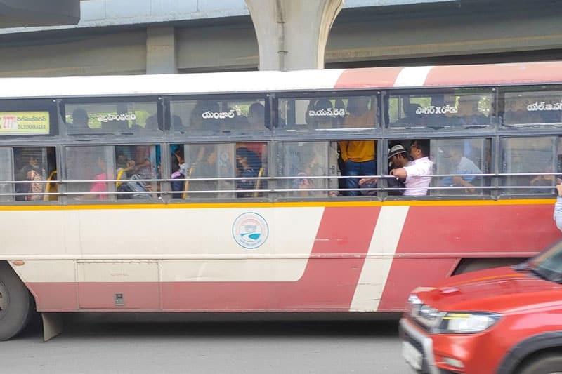 BUS Hyderabad: TGSRTC to Operate 6,432 Special Buses for Sankranthi