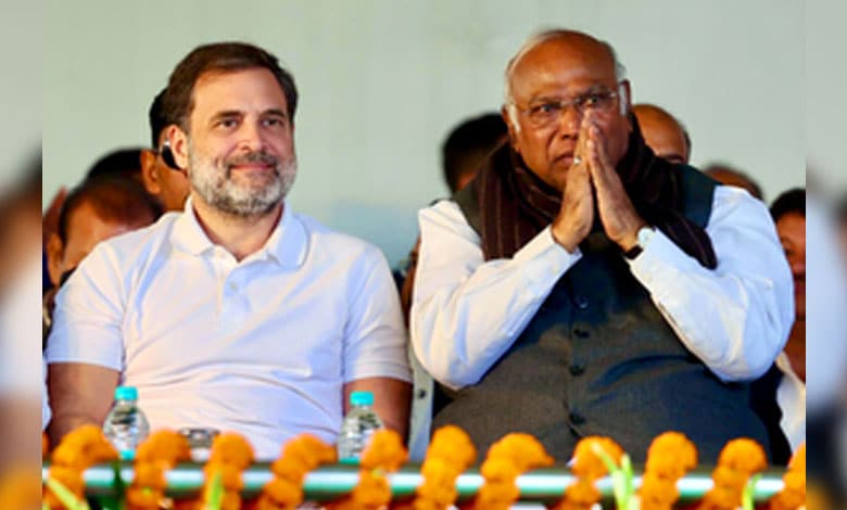 Rahul Gandhi, Kharge pay tribute on Armed Forces Flag Day