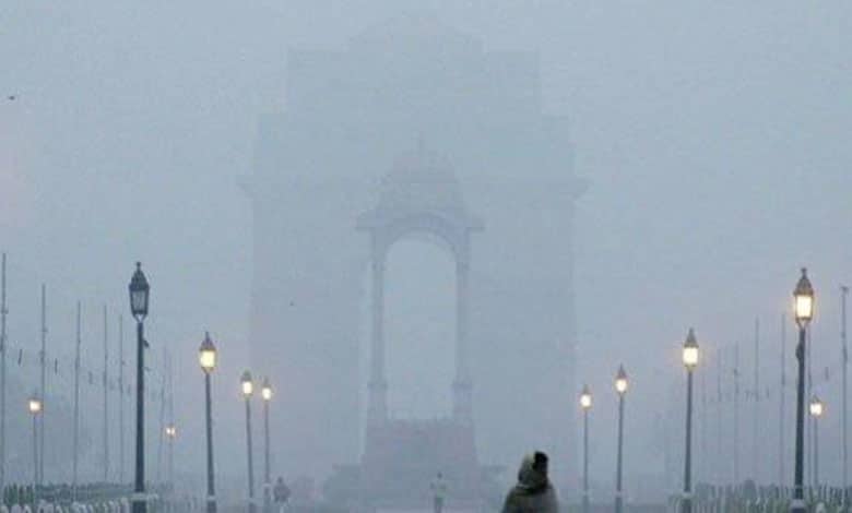 Dense Fog and 'Very Poor' Air Quality Disrupt Delhi: Flights, Trains Delayed