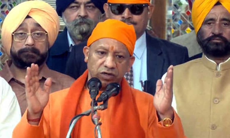 YOGI 2 CM Yogi Adityanath Invites President Droupadi Murmu to Maha Kumbh 2025 in Prayagraj