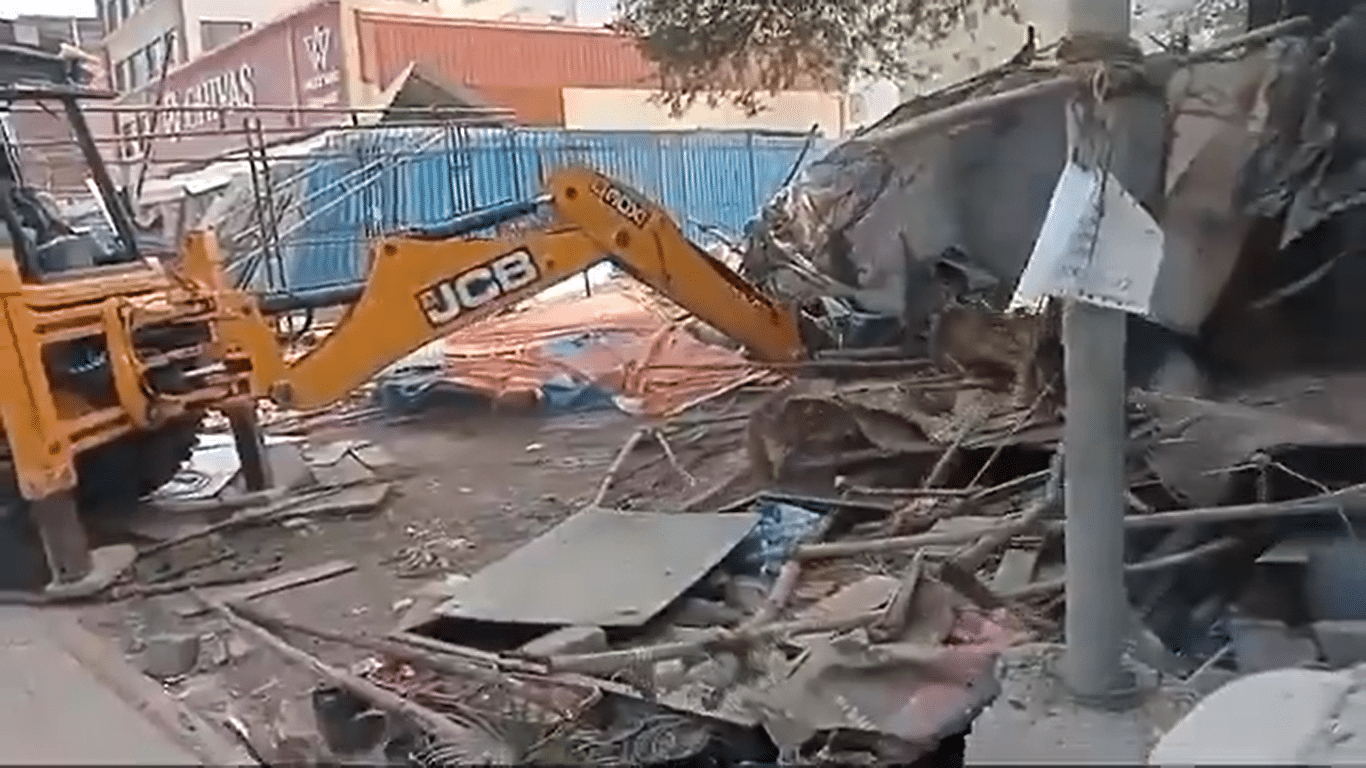 image 81 Big Breaking News: Hydra Demolished Over 20 Shops in Khajaguda: Video