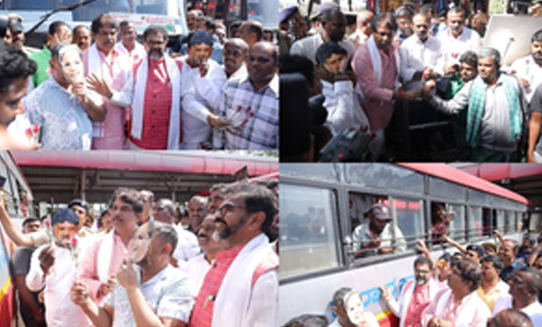 BJP Protests Karnataka’s 15% Bus Fare Hike by Distributing Roses to Male Passengers