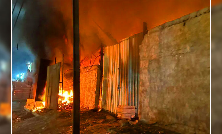 Fire Breaks Out at Steel Manufacturing Plant in Andhra Pradesh; Several Workers Injured