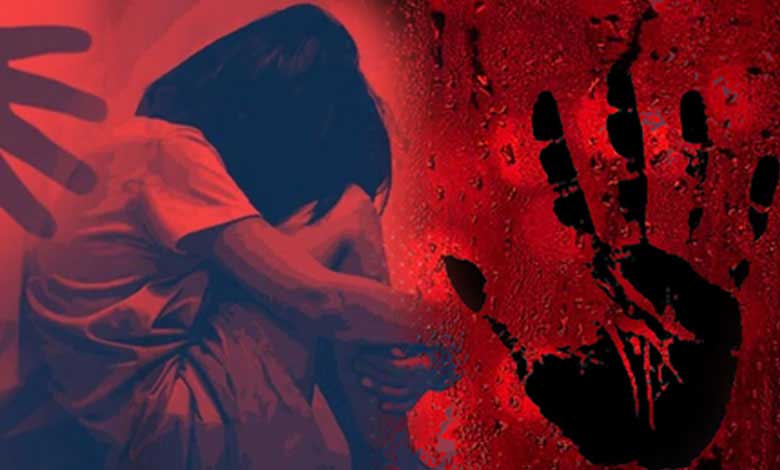 RAPE CASE 1 Karnataka: Father attempts to rape daughter, wife hacks him to death