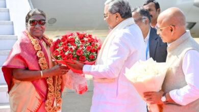 President Droupadi Murmu Arrives in Bengaluru; CM Siddaramaiah Extends a Warm Welcome