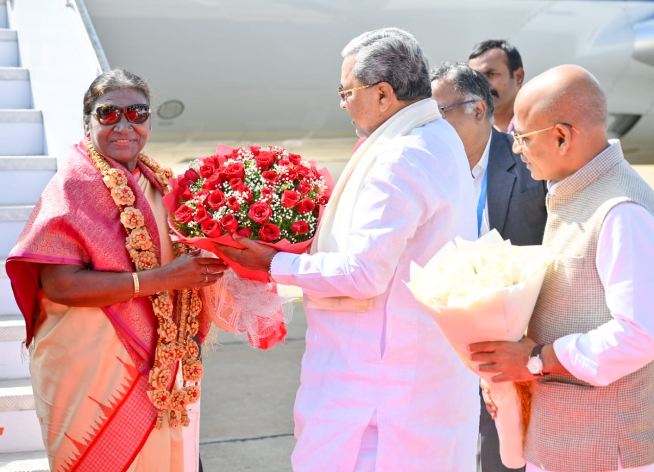 image 18 President Droupadi Murmu Arrives in Bengaluru; CM Siddaramaiah Extends a Warm Welcome